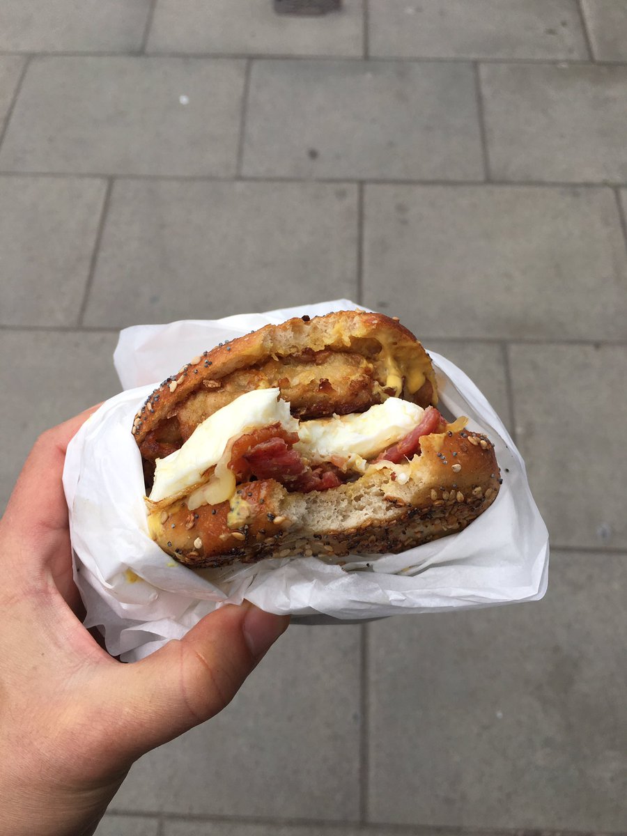 SimonZev's tweet photo. A sunny June 2nd saw me capture this shot of the old city, &amp; on June 3rd I went to this awesome bagel joint in Leith which is built into some abandoned railway arches under the old bridge. The bagel was absolutely fab 😋 I miss Edinburgh &amp; Scotland! #NeedtoVisit 🏴󠁧󠁢󠁳󠁣󠁴󠁿 #TrainTravel https://t.co/FbSyBMUbxx