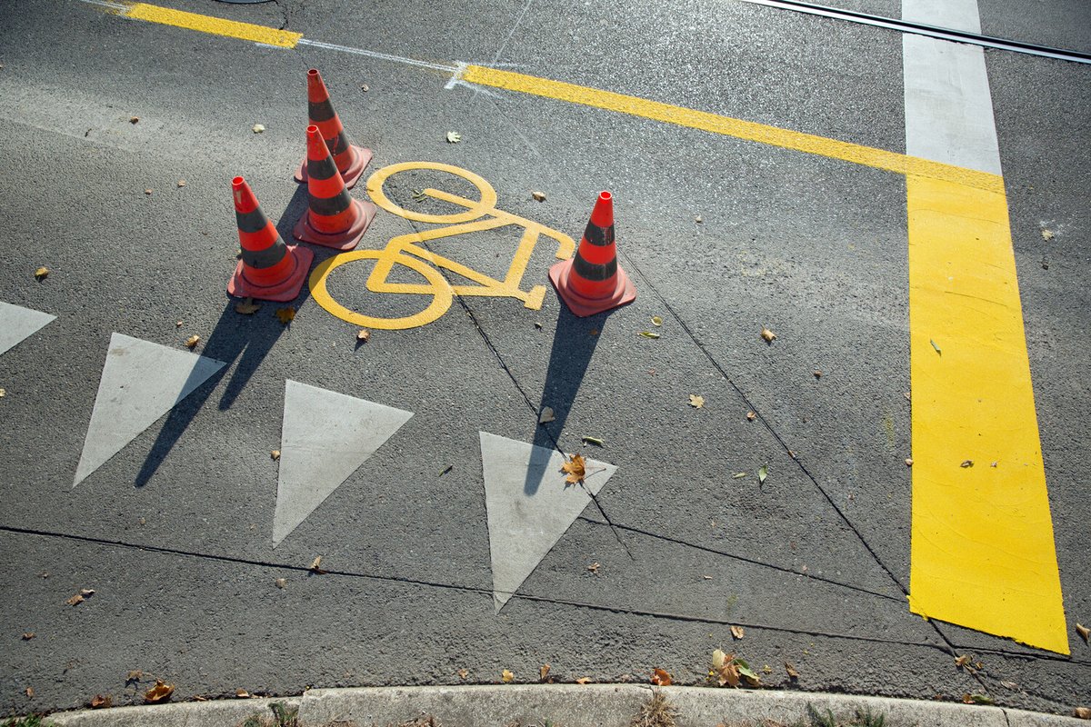 Der Gemeinderat hat den Masterplan Veloinfrastruktur verabschiedet. Ziel ist es, dass Velofahrerinnen und Velofahrer jeden Alters in Bern sicher und komfortabel unterwegs sein können. bern.ch/mediencenter/m…