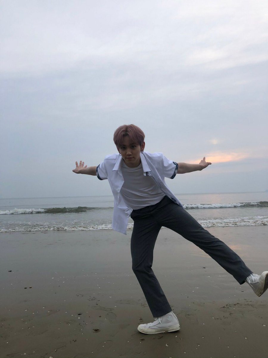 mashihosuk's tweet photo. 2 years and you’re still the one mashiho https://t.co/RTKU7MB8FH