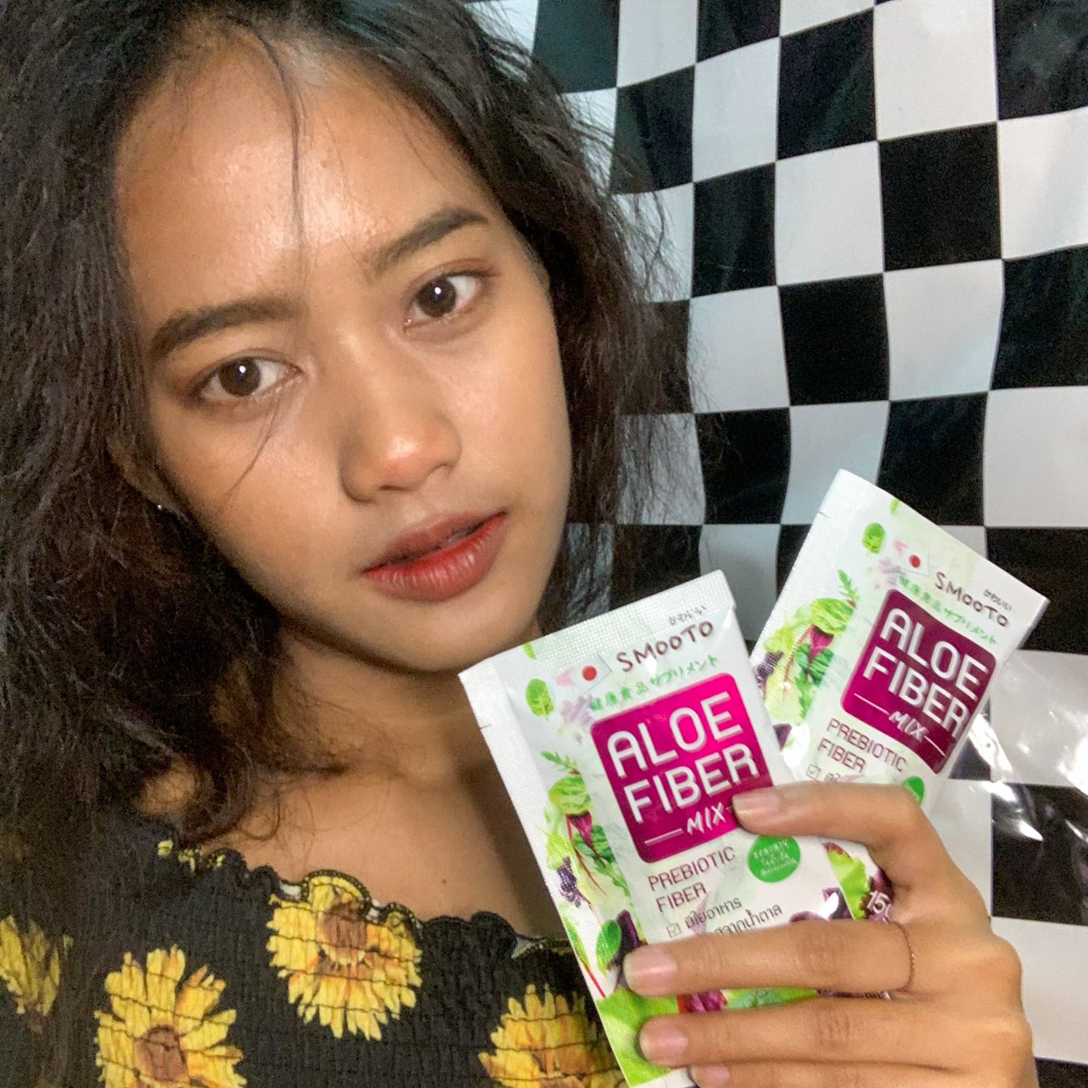 wandee_ko's tweet photo. #สมูทโตะอโลไฟเบอร์ ตัวช่วยเรื่องขับถ่ายแล้วยังอร่อยอีกด้วย ผลพลอยได้ต่อมาคือพอขับถ่ายเป็นปกติ ผิวใสและสิวยุบลงได้ด้วยนะเออ ที่สำคัญมีใยอาหาร 10,000 มก. ปราศจากน้ำตาลอีกด้วย ไปลองกันจ้า หาซื้อง่าย ที่ 7-11 #รีวิวเซเว่น 
#ไว้รีวิวห้ามขายของโว้ยย #บอดต่อของดี https://t.co/bffstoIU9G