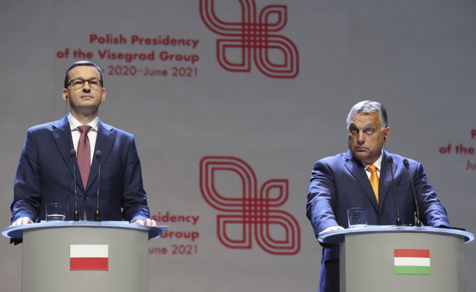 KreabEU's tweet photo. On our #EUInsight this week: Poland and Hungary veto on the EU Budget over rule of law mechanism; Barnier self-isolating as EU-UK negotiations reach vital juncture; and more: https://t.co/oEHGsvYyFZ https://t.co/TL3mJ2ozrN