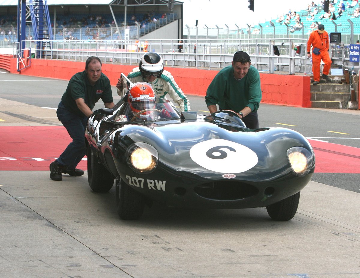 thejamesbeckett's tweet photo. Pushing for victory......!
@Silverclassic 2007
@BEastick #NeilCunningham
@RoyalAutomobile #WoodcoteTrophy https://t.co/koAZpDCZCI