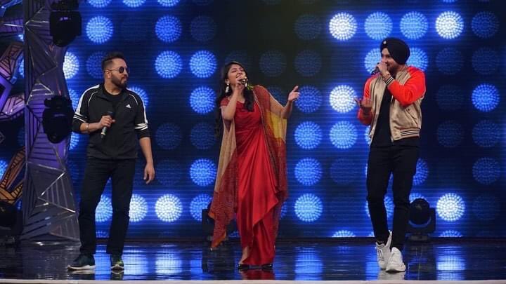 BhoomiOfficial's tweet photo. Watch the second half of Re’va De special episode with the rockstar @mikasingh, super talented @gurdeepmehndi on @starplus #taarezameenpar show today at 6:30 pm .
#revade https://t.co/JVICjifLWm