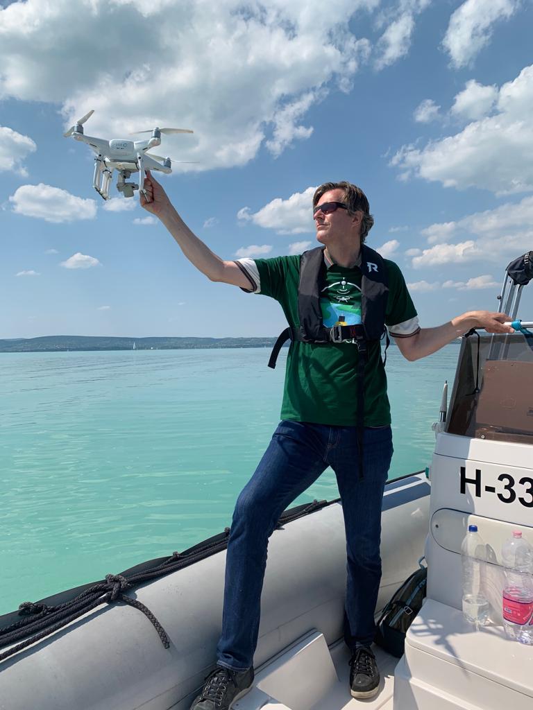 #WaterQaulity monitoring using airborne #drones!
Convert your drone data into geo-referenced images and objective info with #MAPEOwater! 🌊👩‍💻☑️

Watch a webinar given by our expert Liesbeth De Keukelaere or discover more blogs & info at monocle-h2020.eu/Sensors_and_se… @MONOCLE_H2020