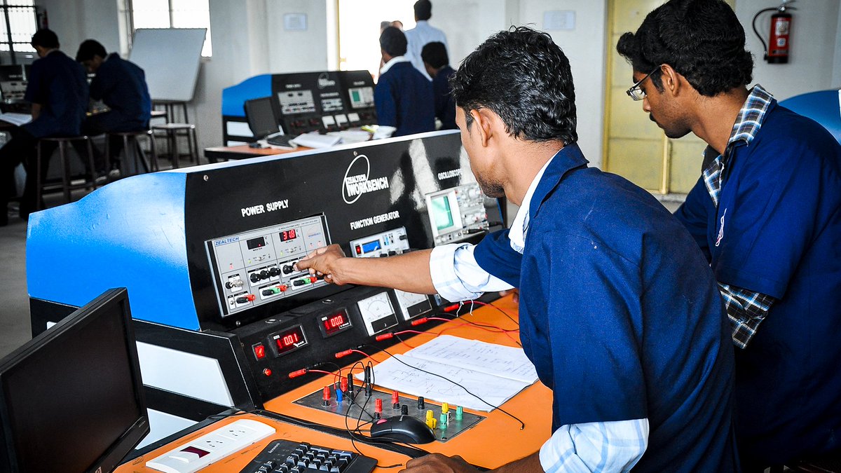 rvsdigitaltcc's tweet photo. "Engineers like to solve Problems. If there are no problems handily available, They will create their own Problems."
- Scott Adams
.
.
.
.
.
.
.
.
#rvs #Engineering #rvsgroup #ece #lab #laboratory #rvsdigitaltcc https://t.co/YTQRe7DCf1