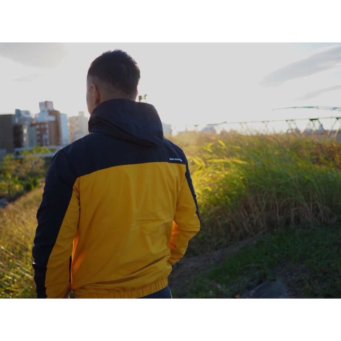 highcultured_jp's tweet photo. H' WING HOODED JACKET 
ワークスタイルなフーディジャケット。
やんちゃにもオトナっぽくもキメられます。
暗くなりがちな秋冬コーディネートが明るくなりますよ♪

#highcultured #fassion #mensfashion #streetfashion #casualstyle #casualfashion
#windjacket #hooded #jacket  #ハイカル https://t.co/SLT2h1POC2
