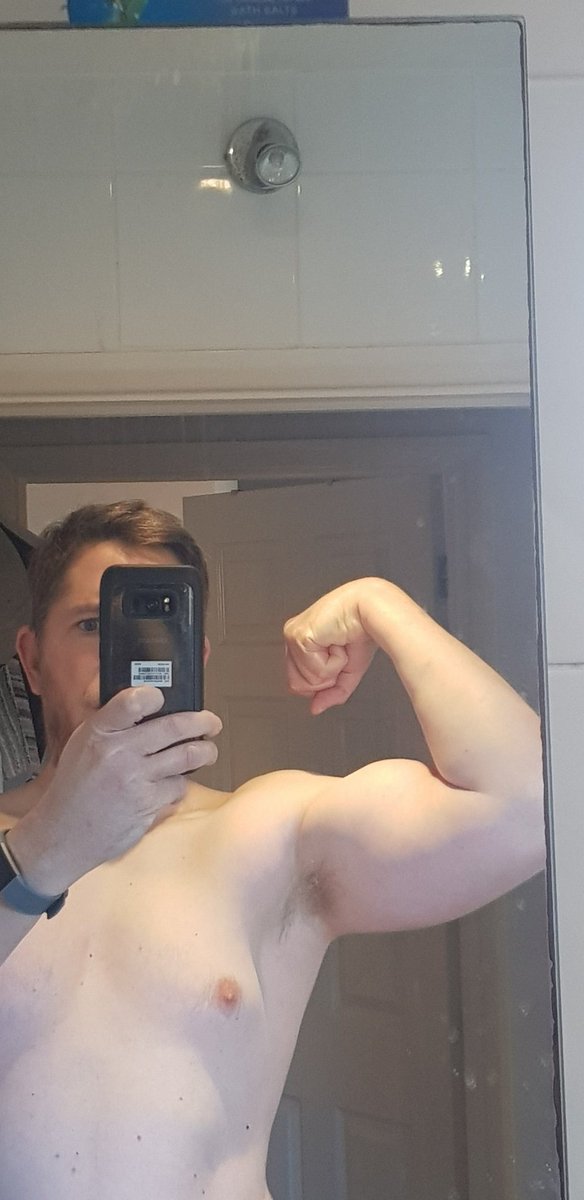 GavinWi79234383's tweet photo. #Monday glad that #homeworks will soon be over! #bodybuilding #bigbiceps #pumped #muscles #fitness #fitguy #beardedguy #bodybuilder #Lockdown2 #getswole #sizematters #projectmutate #projecthulk https://t.co/NQdKkW6gU8