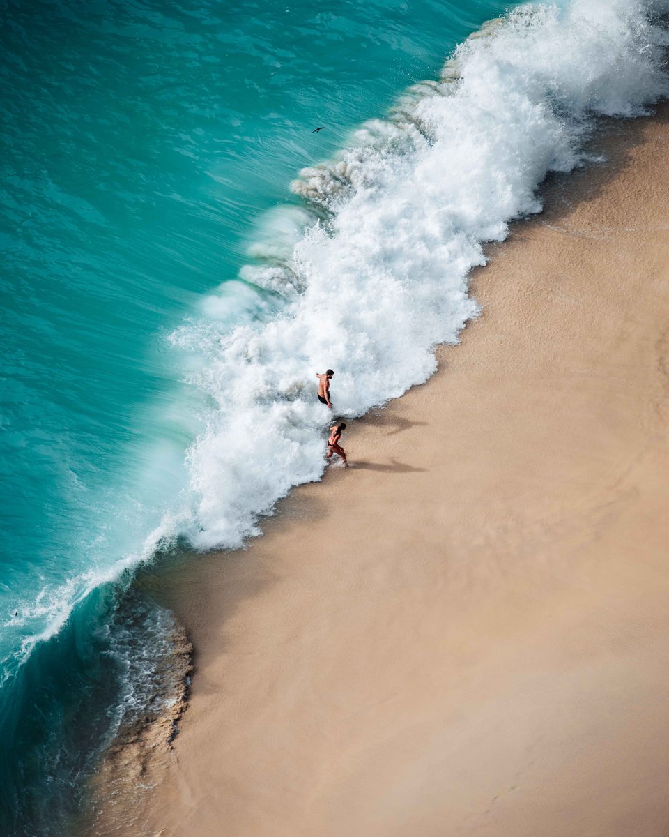 “See you on the next wave.”

Nusa Penida_____✨
Feature: 📸 @filippo_cesarini (instagram.com/p/CH7SBKagXfy/)

#Indonesia #travelphotography #Beach