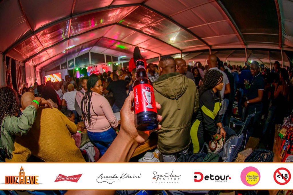 Q_china's tweet photo. The Duzi Eve team cant wait to host you once again at the much anticipated NYE in PMB !!💥💥
Come party with us at DUZI EVE NYE Thursday 31 December as we bid farewell to 2020 with a BANG. 🍾🎉 
More info dropping soon! 
Keep it locked on our socials #DuziEve2020 https://t.co/txuqP1jM45
