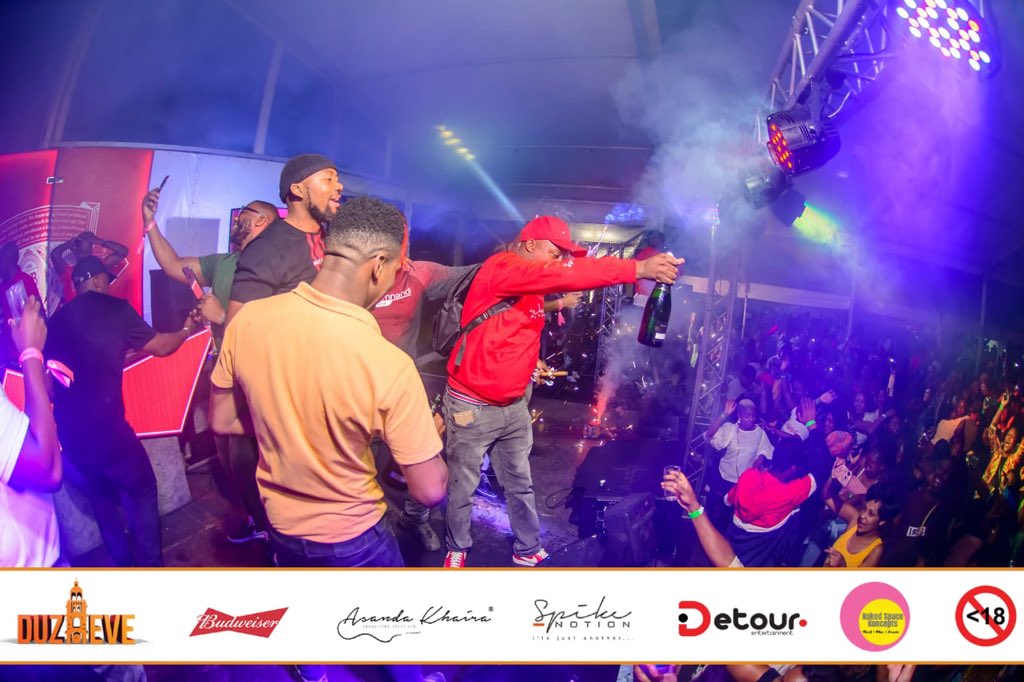 Q_china's tweet photo. The Duzi Eve team cant wait to host you once again at the much anticipated NYE in PMB !!💥💥
Come party with us at DUZI EVE NYE Thursday 31 December as we bid farewell to 2020 with a BANG. 🍾🎉 
More info dropping soon! 
Keep it locked on our socials #DuziEve2020 https://t.co/txuqP1jM45