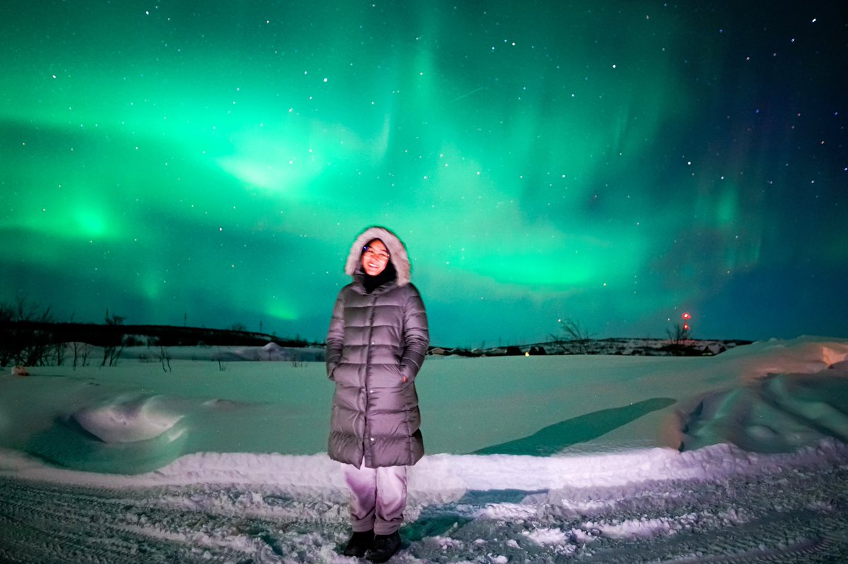 sisthaaaaa's tweet photo. Kalau denger kata aurora, orang kebanyakan mikirnya langsung ke Iceland atau Norway, ya? Kayanya belum banyak yg tau bahwa di Rusia ーtepatnya di Murmanskー juga bisa hunting aurora.

Mau cerita sedikit tentang Murmansk, ah. Sekalian nostalgia. Hehe. https://t.co/JvWDJwStg2