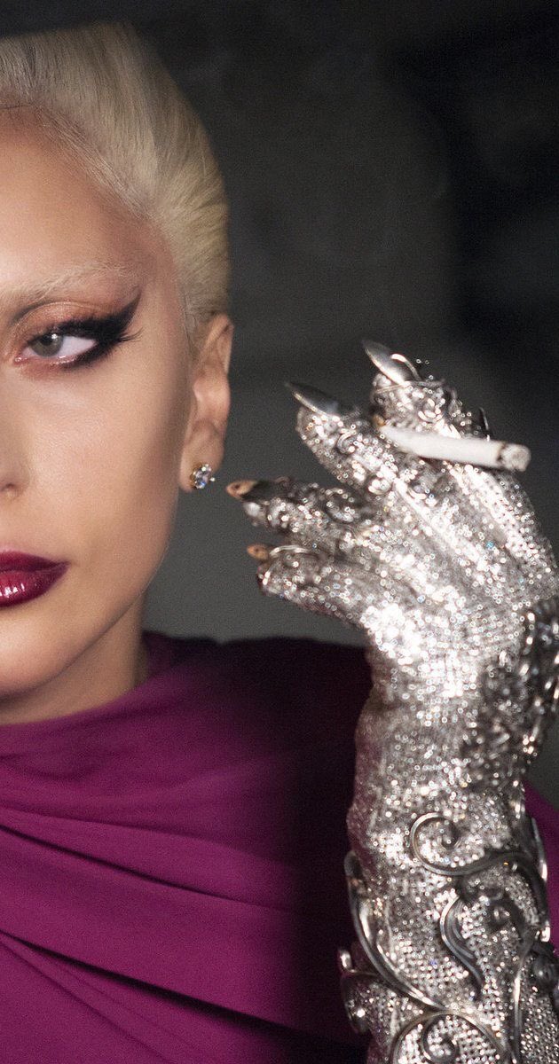 Kime çok fazla değer versem karşılığında sadece dargınlık ve nankörlük görüyorum.
#AmericanHorrorStory