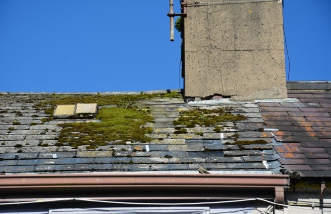 heritage_ni's tweet photo. Tip 1 - Retain your Roof - #MaintenanceWeekNI2020
The roof is the most exposed area of a building & even minor leaks π§can lead to severe problems if left unattended. It is essential that regular maintenance is carried out to ensure the building remains wind & watertight π¬βοΈ https://t.co/tmXCjvsldE