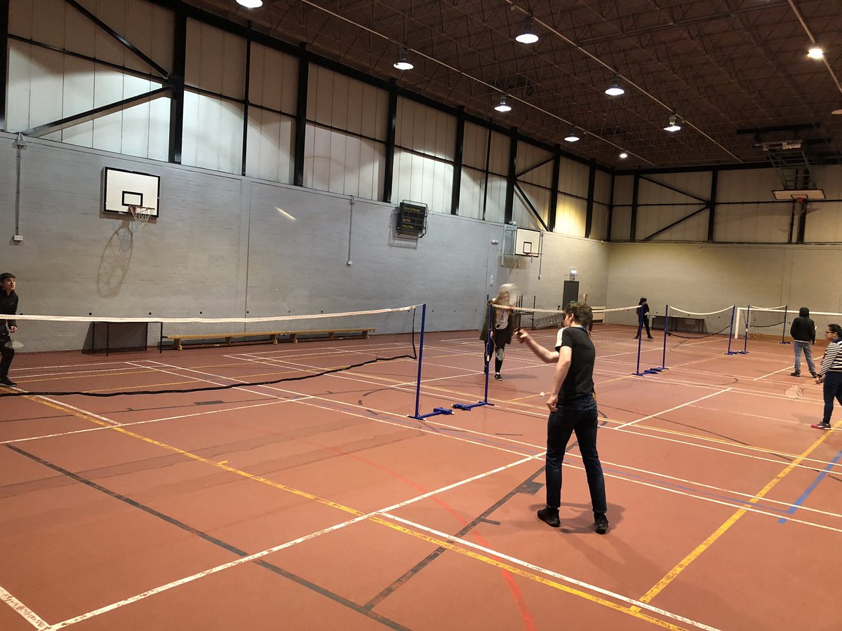 FC_Active's tweet photo. Our first year students at Sixth form college taking part in some badminton this morning for their PPC class to help break inactivity barriers. #activecolleges #tacklinginactivity #goodminton https://t.co/e7DFZoY5Hm