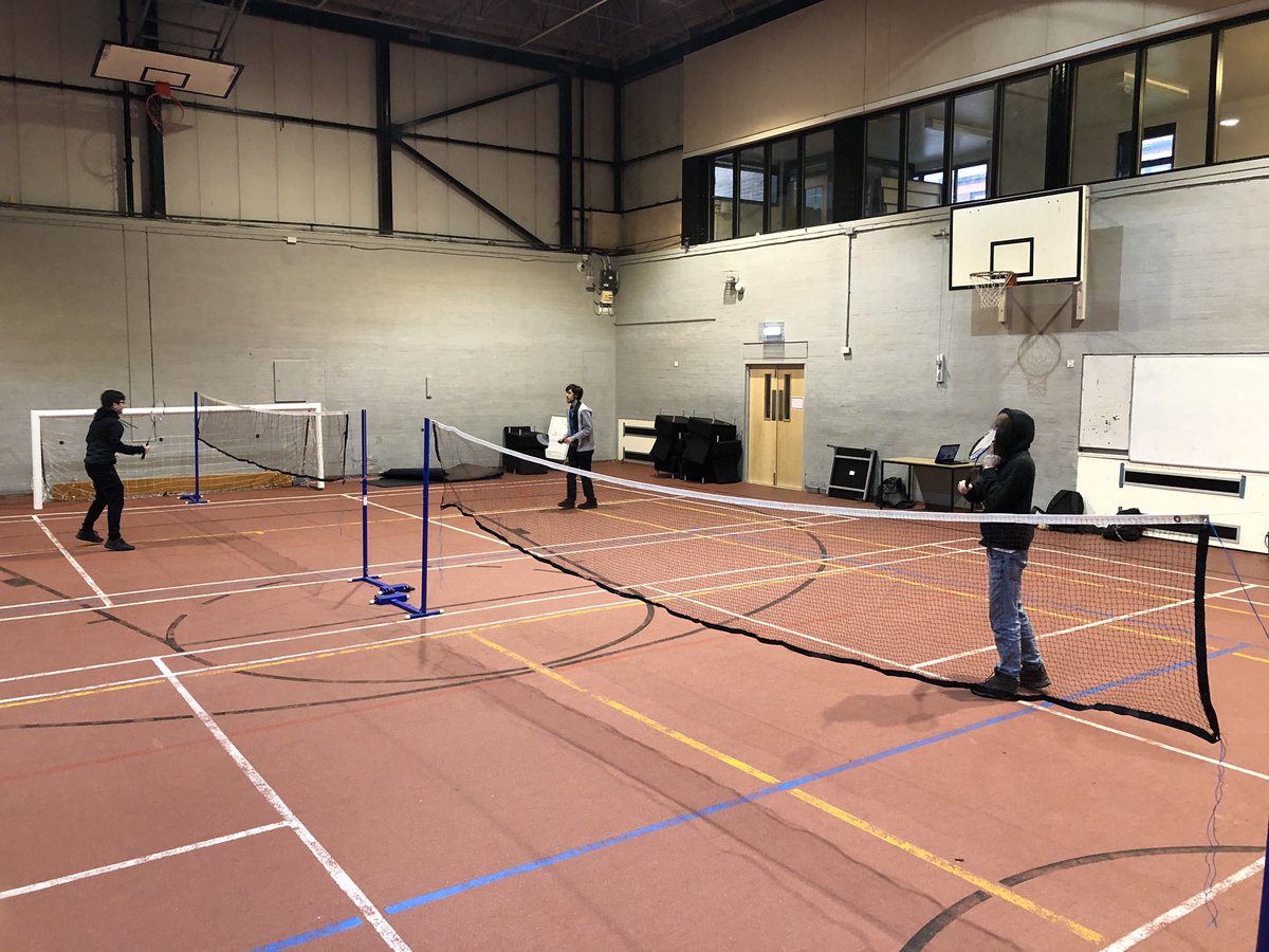 FC_Active's tweet photo. Our first year students at Sixth form college taking part in some badminton this morning for their PPC class to help break inactivity barriers. #activecolleges #tacklinginactivity #goodminton https://t.co/e7DFZoY5Hm