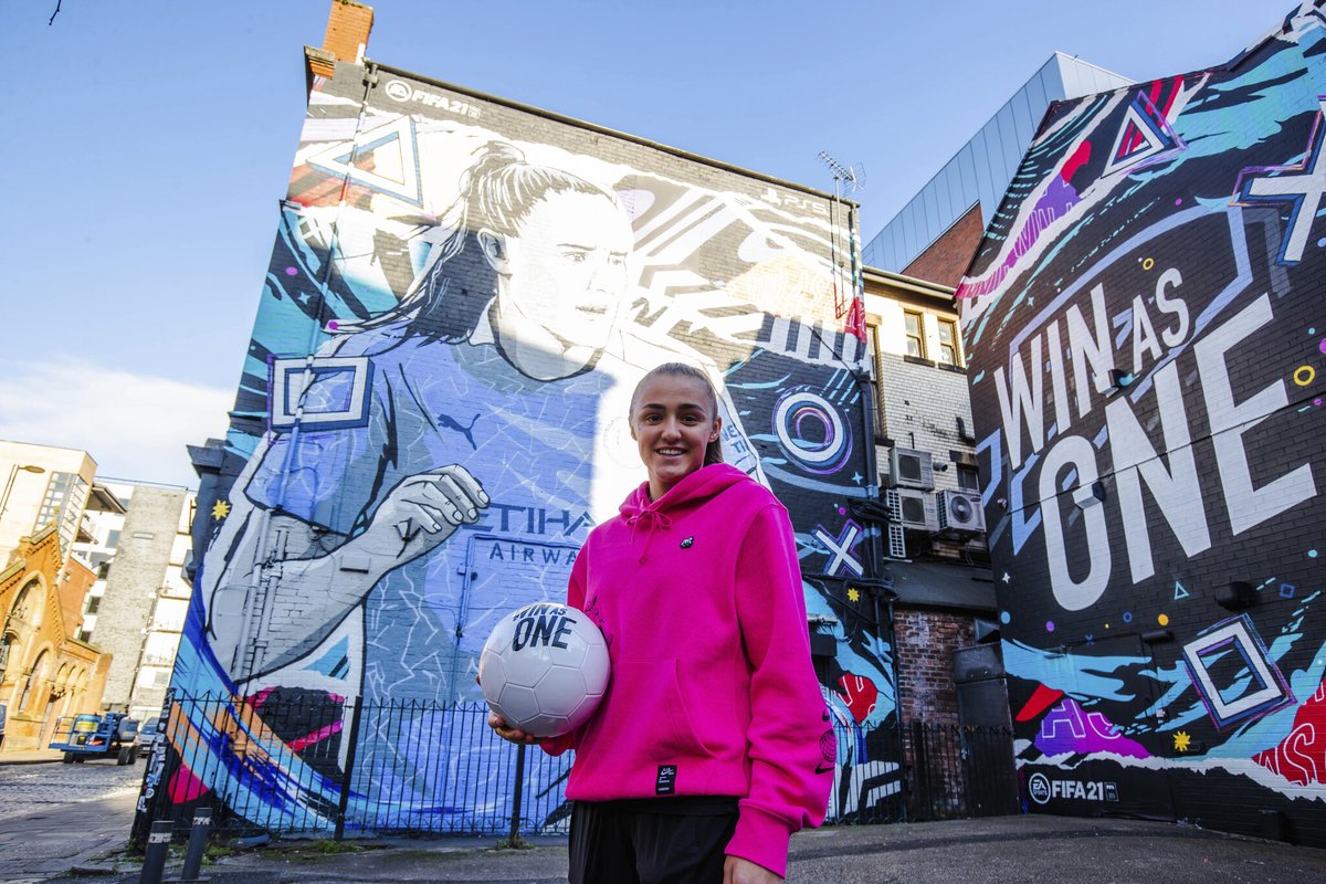 kineticwwUK's tweet photo. 🎮 ⚽️ @PlayStation x @EASPORTSFIFA 

With the release of the new #PS5 console this month and #FIFA21 game due out on 4th Dec, we had a blast helping to create these funky murals, featuring team stars across Liverpool, London and Manchester.

#WinAsOne #OOH https://t.co/piLsakESc1