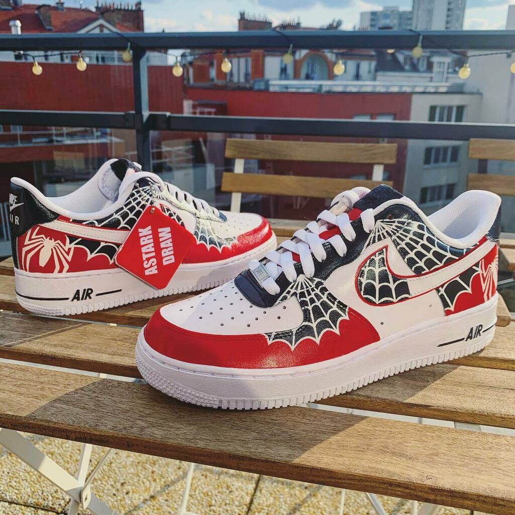 offblink's tweet photo. J’ai adoré jouer à #MilesMoralesPS5 ! C’est l’occasion de ressortir la très cool paire de Nike AF1 custom par le poto @astark_draw 🕸
.
🕷 follow @offblink 🕷
.
#nike #airforce #airforce1 #nikeshoes #shoes #sneakers #sneakersaddict #sneakershoes #peterp… https://t.co/svCQBo8ZzJ https://t.co/TQszD9zBeL