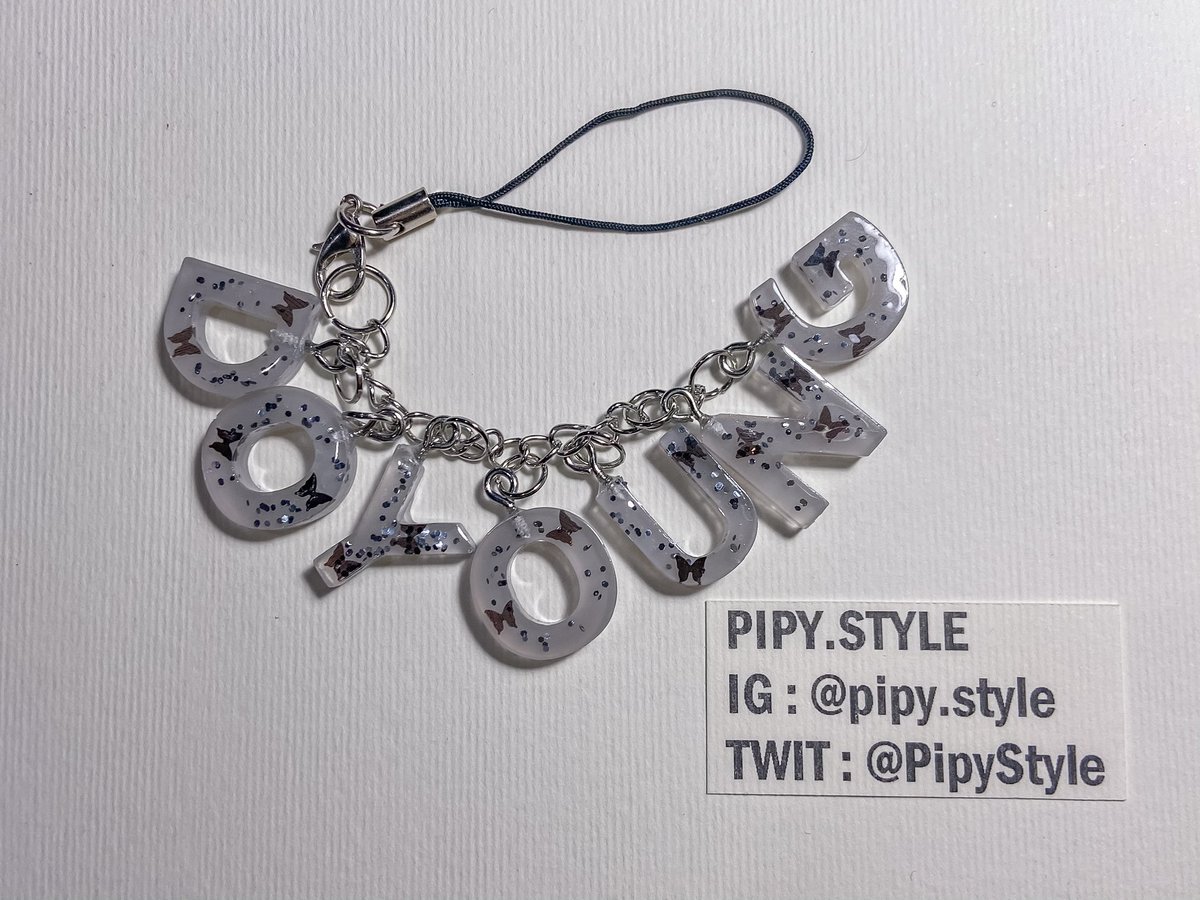 sweetieNpaint's tweet photo. Made-to-order
⟡ เมนแท็กแท่งไฟ (ตกแต่งบง) / พวงกุญแจ 
⟡ อักษรเรซิ่น #Handmade ตัวละ 39B | 3ตัว 100B 
⟡ #CuteItembyPIPY 
📝สอบถาม/สั่งทำลายอื่นๆทาง DM จ้า

#เรซิ่น #resinart #resin #NCT #NCT2020 #NCT_DOYOUNG #KIMDOYOUNG #DOYOUNG #ตลาดนัดnct #ตลาดนัดอซท #พวงกุญแจเรซิ่น #พวงกุญแจ https://t.co/Wg0eD6AV51