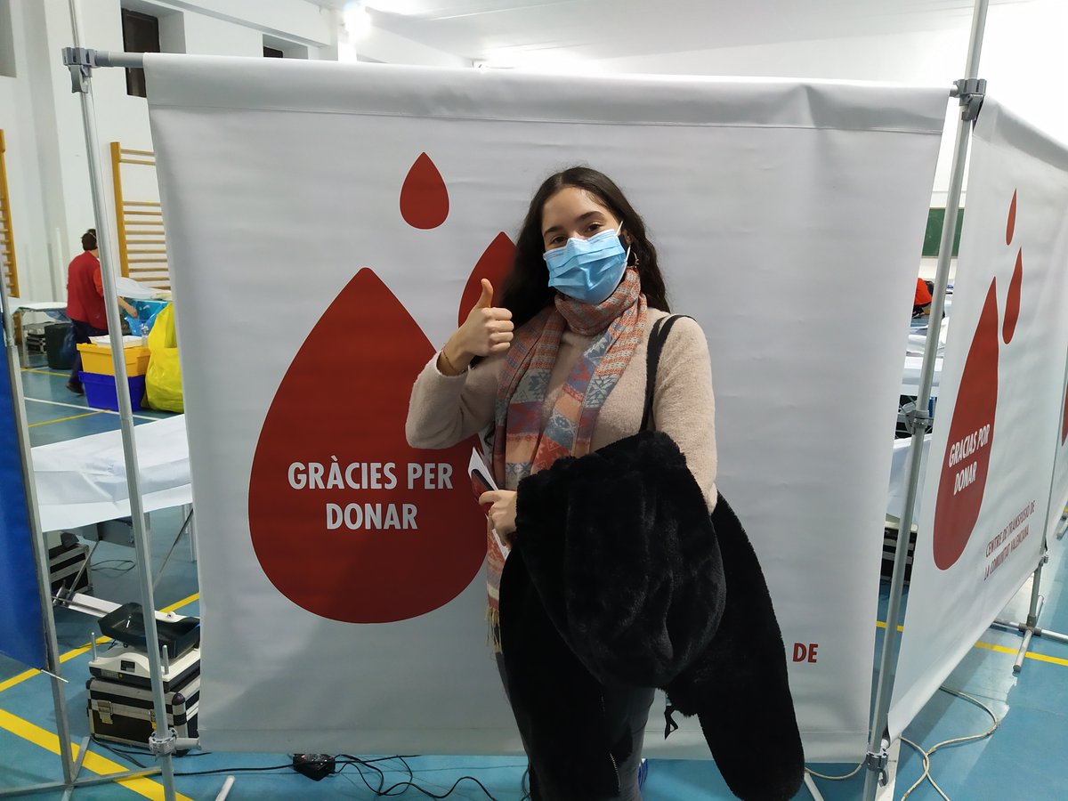 GVAdonasang's tweet photo. 3️⃣5️⃣0️⃣ #Donanters se dieron cita en el IES Lluis Vives en la Campaña de Donación de Sangre #ValenciaSolidaria.
✔️2️⃣1️⃣ daban el paso por primera vez
¡𝐌𝐮𝐜𝐡𝐚𝐬 𝐠𝐫𝐚𝐜𝐢𝐚𝐬 #Donanters y colaboradores!👏🏻 https://t.co/cY0mS6ziqg
