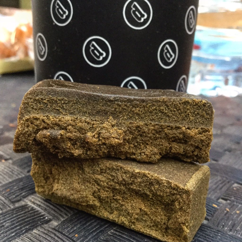 Freakys420's tweet photo. Moroccan Hash : Orange Cookies and Lemon Kush !!! 🍫🍫🍫
DM to get your membership for a good cannabis club in Barcelona. 🇫🇷🇬🇧🇪🇸
#hashlife #420 #710 #resin #ᴛʜᴄ #moroccanhash #highlife #deuwi #hightimes #stoned #smoke #purejoint #pothead #bcnkush #bcnhaze https://t.co/BC4Acd00TI
