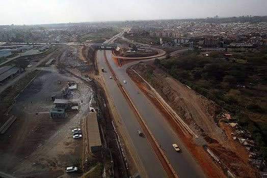 NathansDavids's tweet photo. The 16.79 km Western Bypass starts at Gitaru and will link the Southern Bypass with the Northern Bypass at Ruaka. There will be 25km service roads and seven interchanges at Gitaru, Lower Kabete, Wangige, Kihara, Ndenderu, Rumingi and Ruaka
#UhuruAtWork https://t.co/ouCBysN1LT