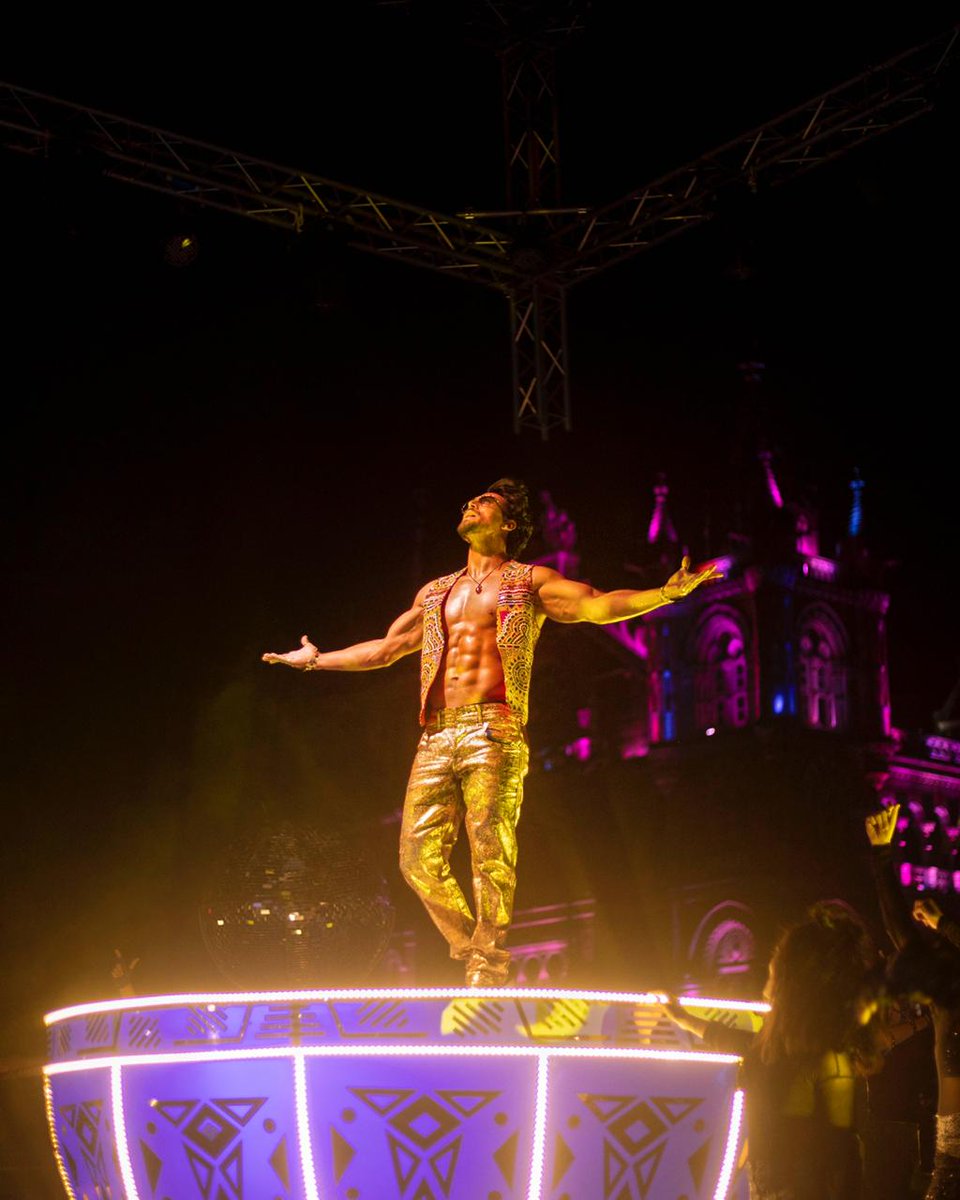 iTIGERSHROFF's tweet photo. About last night...longgg night but worth it...coming soon 🧡 https://t.co/rO0oTCxr0j