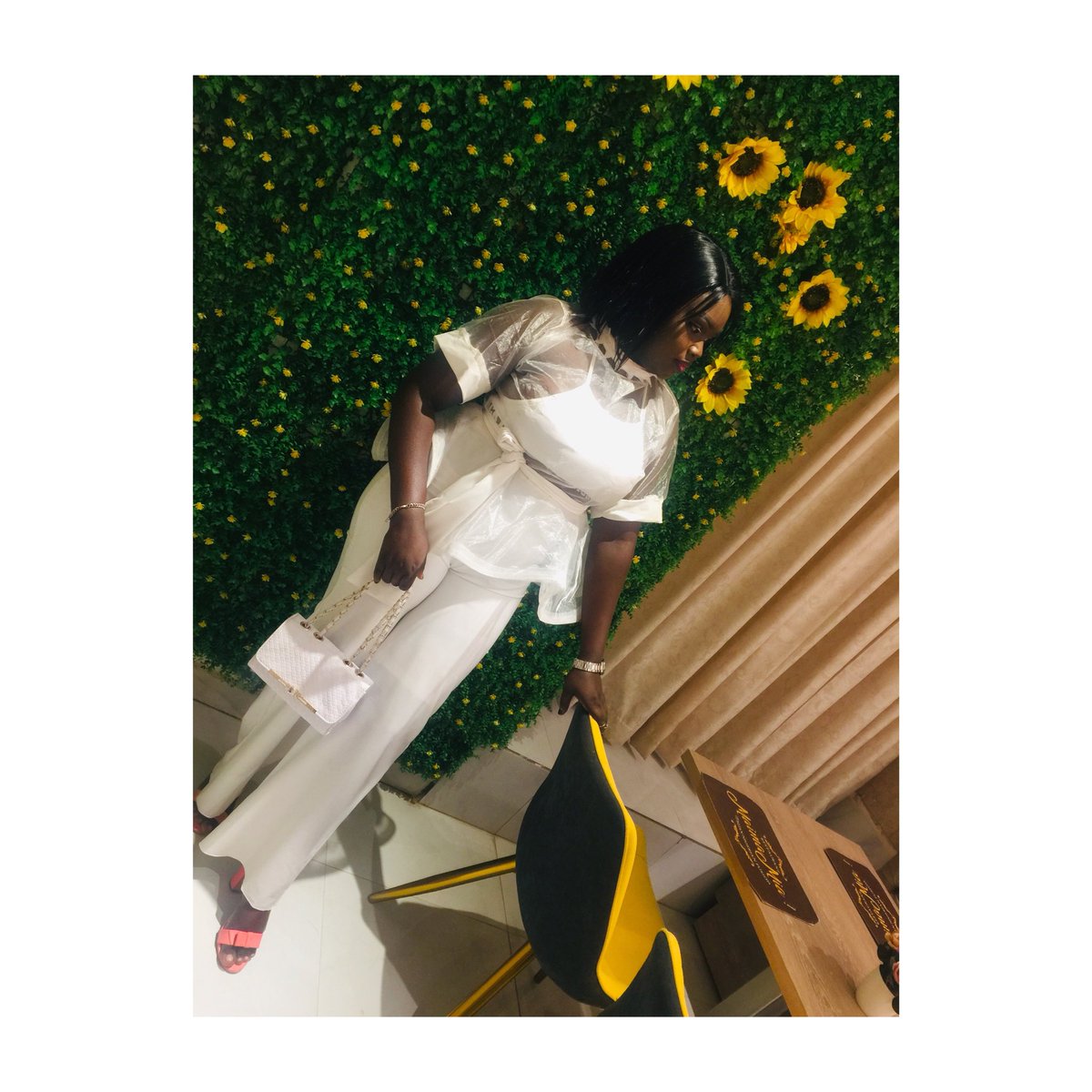 joy_Bubaa's tweet photo. Yoooo it’s ur gal 
Jay bee 
wahala for who no get better click to hangout n chop life🤷🏽‍♀️🤷🏽‍♀️ https://t.co/8bzLPqJjRd
