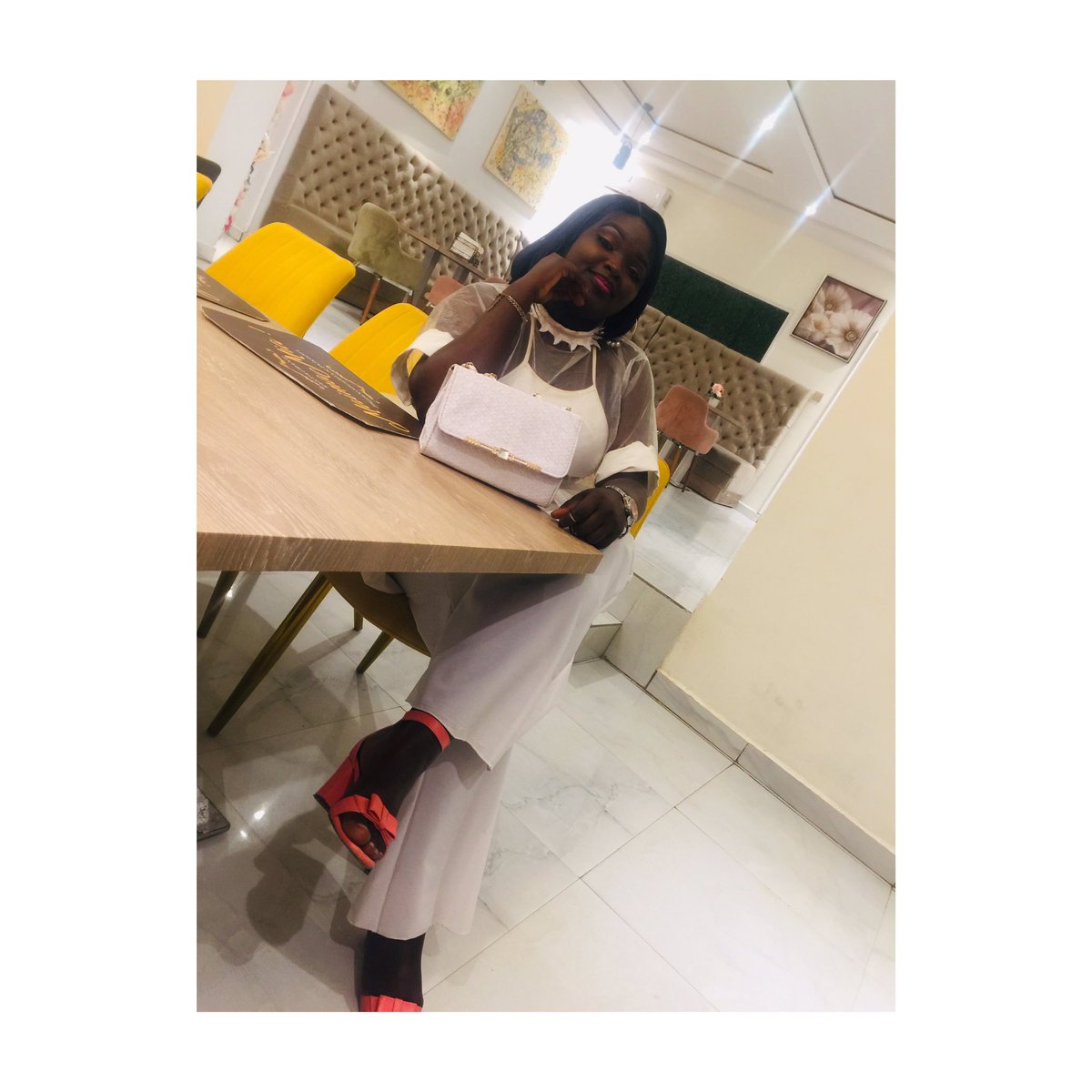 joy_Bubaa's tweet photo. Yoooo it’s ur gal 
Jay bee 
wahala for who no get better click to hangout n chop life🤷🏽‍♀️🤷🏽‍♀️ https://t.co/8bzLPqJjRd