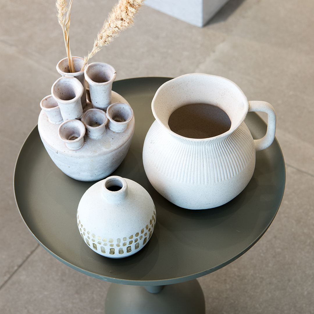 BVKersten's tweet photo. KERSTEN THEME Cosy, rotund vases in light colours with hand-applied accents complement any interior. To see more of the Atelier theme check out our webshop or make an appointment to visit our (virtual) showroom. #kerstenbv #kerstenshowroom #Atelier #sidetable #neutralcolours https://t.co/PHtkQRgFQs