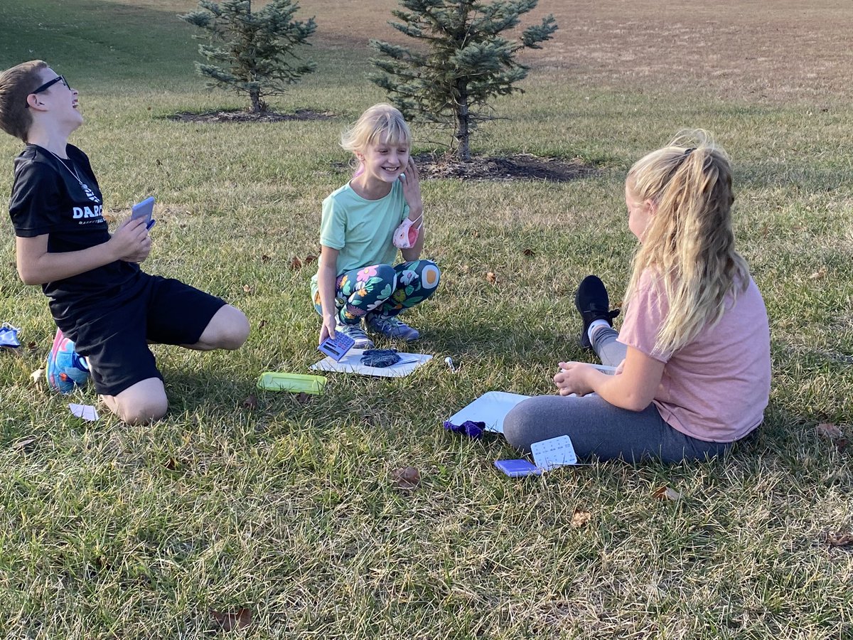 KSatter_'s tweet photo. These smiles say it all. #learningisfun @SeamanSchools #bestatwest https://t.co/5kJbImmiJ6