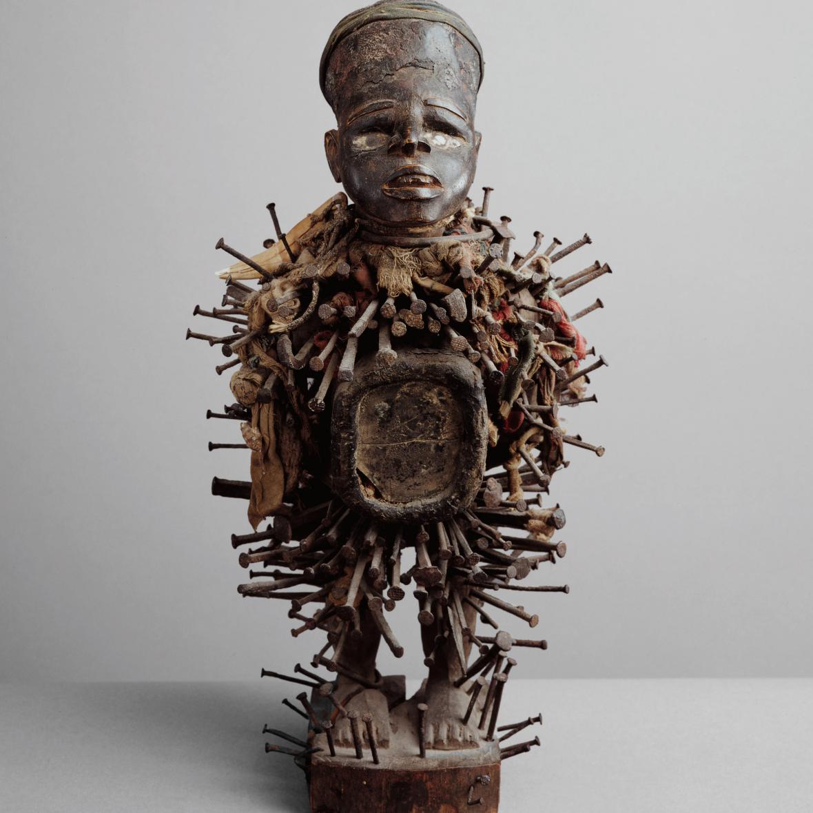 Timesvisualarts's tweet photo. “The reason I chose sculpture as a vocation was to escape words. In the beginning was the thing,” Antony Gormley tells @RachelCJ2. Sculpture is “about having a sense that through tactile manipulation we are having a conversation with time and the world”. https://t.co/dTJ2ff59hZ https://t.co/pMLkYkGGou