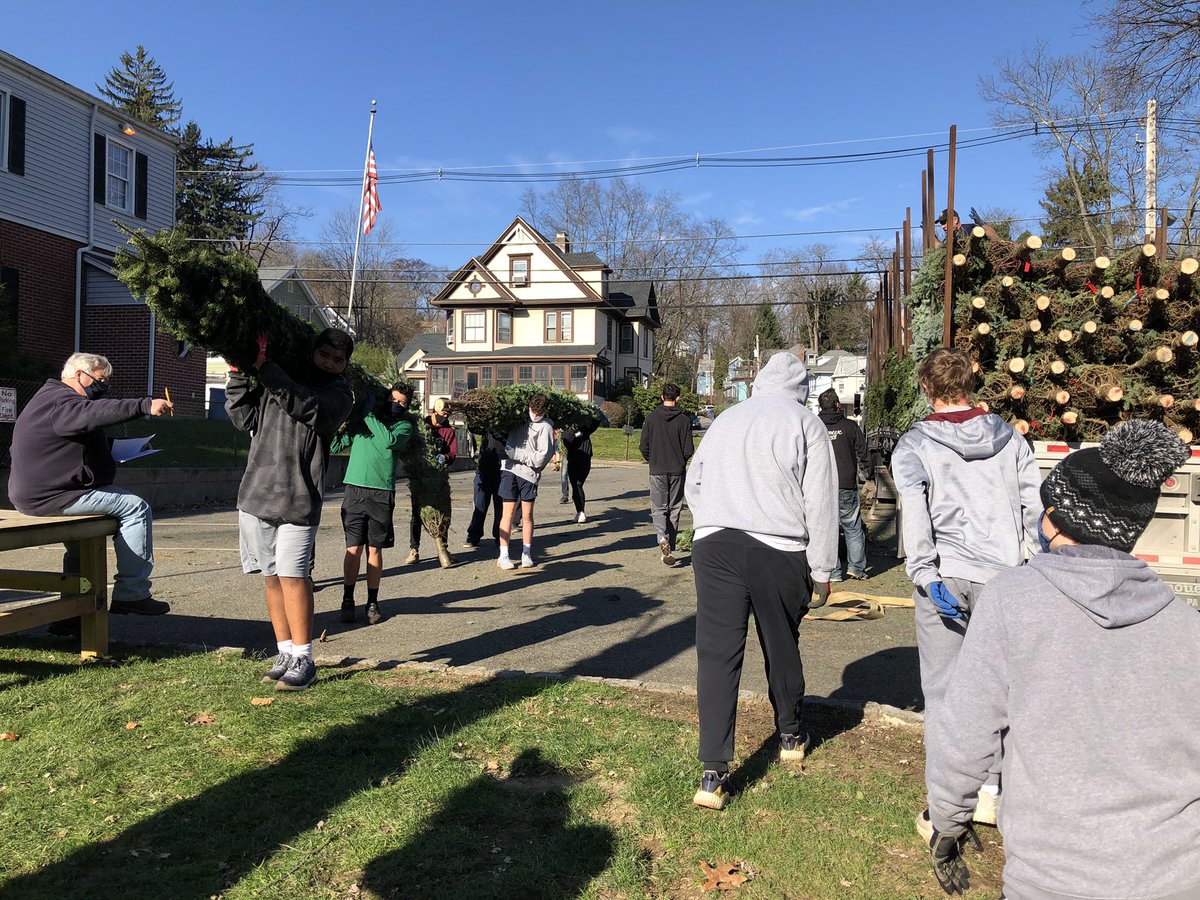 SupportHillside's tweet photo. Thank you to all our volunteers who helped unload hundreds of Christmas trees this weekend for our annual fundraiser! Sales start Friday. https://t.co/py3h93inv7
