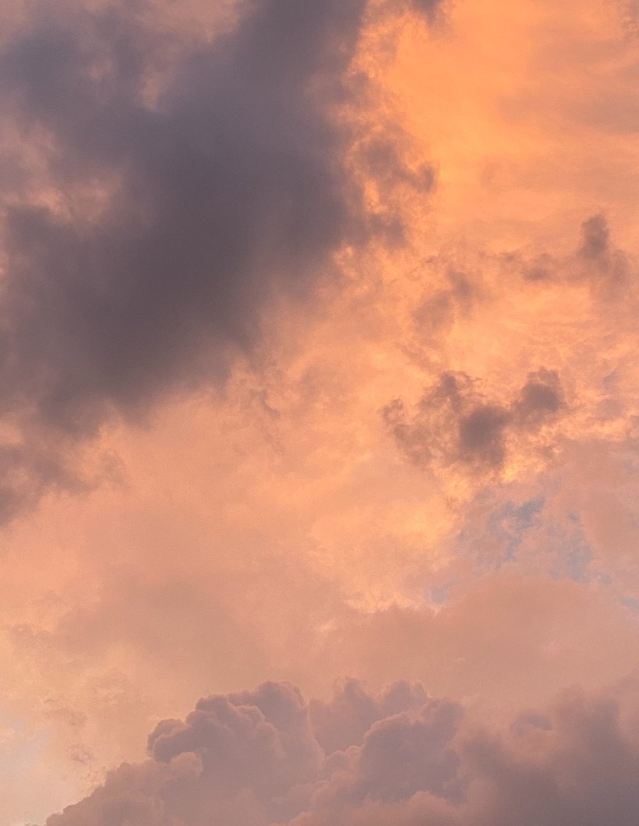 Namwan_yy's tweet photo. The sky today is beautiful. ☁️🧡 
| 23.11.2020 #sky #skytoday #skybeautiful #skynofilter https://t.co/NTrVJdBUVY