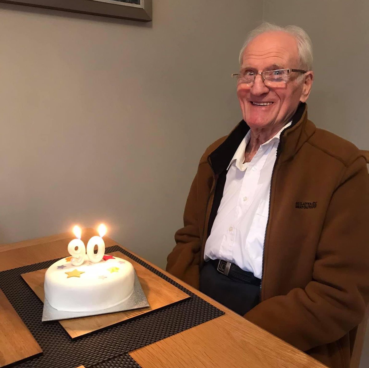 CEairamb's tweet photo. We'd like to wish Colin Street a very happy 90th birthday! 🎂 Colin has been supporting our charity for nearly a decade, and has raised over £35,000 for Warwickshire and Northamptonshire Air Ambulance by playing his harmonica in Wellesbourne market and in Stratford-upon-Avon! 💛 https://t.co/cJl3d1gVz3