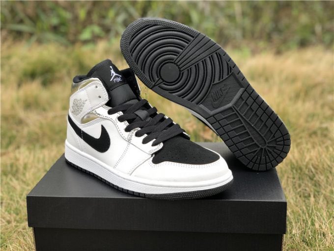 PhootLocka's tweet photo. Shop loc : Asokwa Movie House Junction
Text on WhatsApp/call 0246735462 / 0554604331 for enquiries/orders 

#shoeplug #shoelove #sneakerhead #sneakerlover #sneakerplug #phootlocka #phootlockagang #pimpyafeet #footwear #Asokwa #kumerica #Jordan1s https://t.co/Kx3t39uyXs