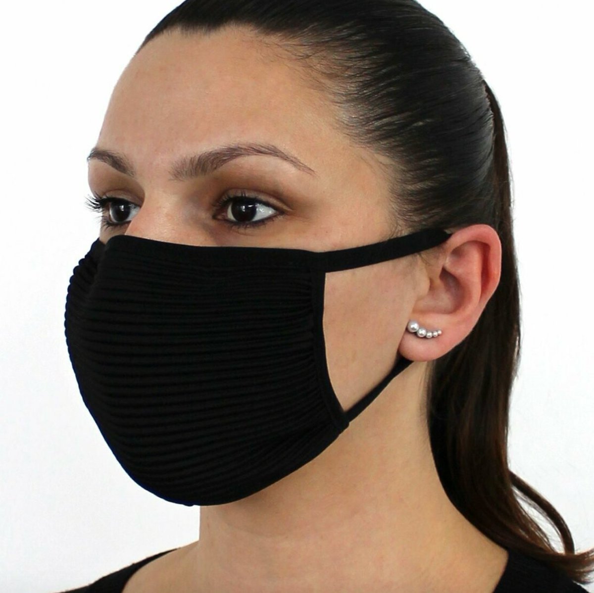 RevolutionZERO1's tweet photo. We need your help 🙌! This week we’re running quick 5-min interviews w/ medical professionals to learn about the barriers of integrating PPE into the workplace. DM us if you’d like to participate - in return we’ll be posting out a swish @RevolutionZERO1 mask for you to try 😷😍. https://t.co/U5bvDLET9I