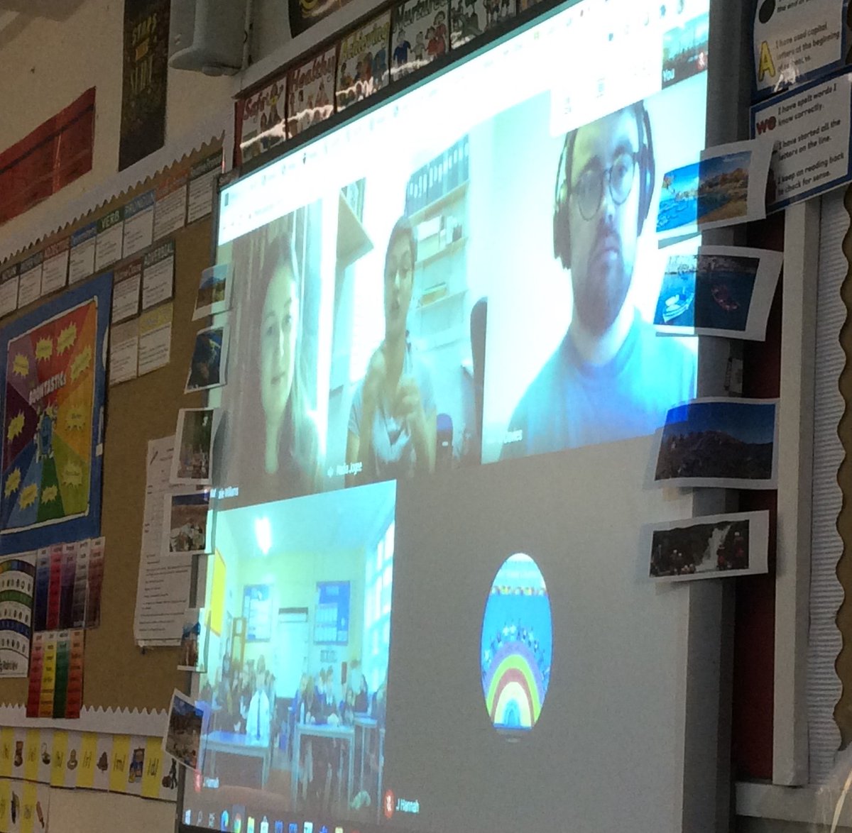 AuchenlodmentPS's tweet photo. Primary 5 had a ball this morning with science expert Nadia from @gsc1. They explored coral reefs today and will look at biodiversity next week. The class are super excited about working in partnership with the Glasgow Science Centre😃#talktotheexperts #scienceproject @STEM_Ren https://t.co/xUO8FbJ8xu