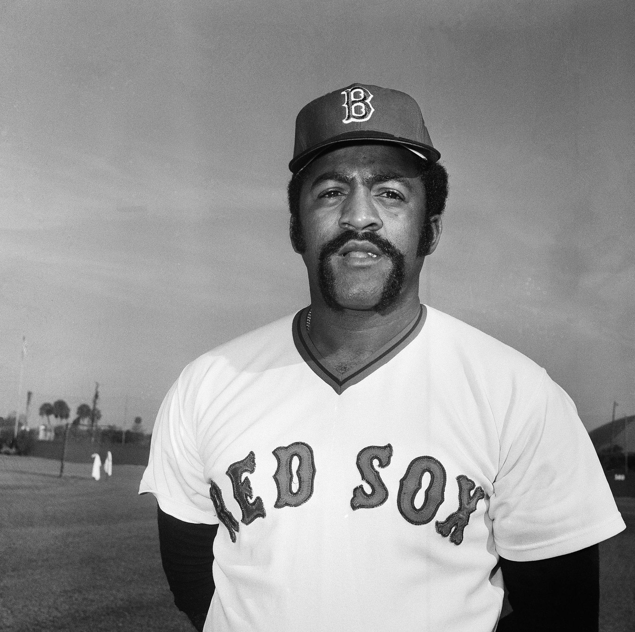 Hoy esta de cumpleaños Don Luis Tiant una de nuestras leyendas latinas. 

Happy Birthday!! 
