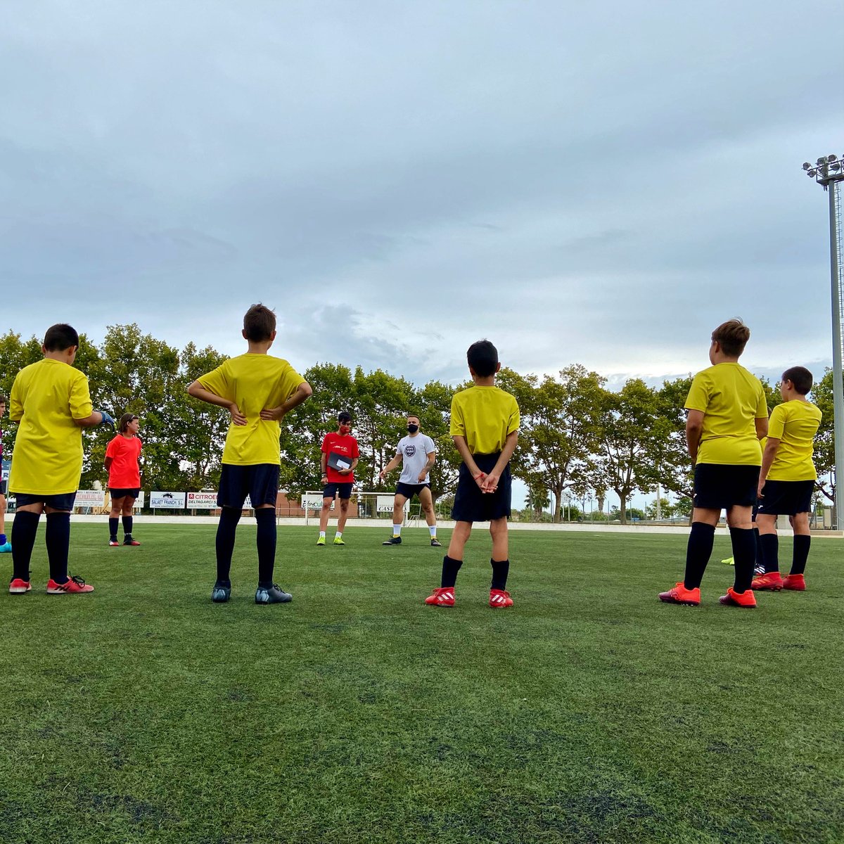EFDelta's tweet image. ⚽️ Aquesta setmana tornem als entrenaments!

💪 Amb moltes ganes i amb molt treball per davant!

🔶 Som-hi Escola 🔶

#EscolaDelta #FormacióAmbValors #Educació #Valors #Temporada20_21