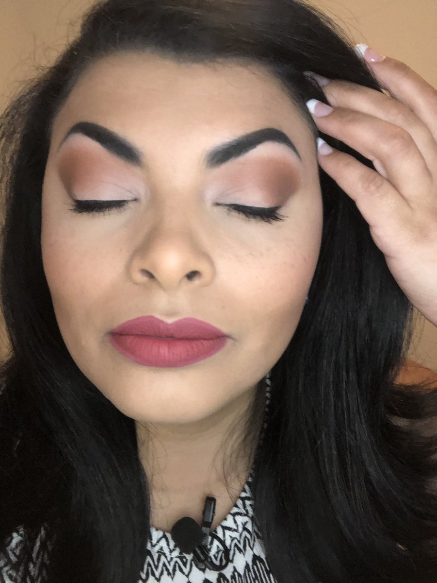 NatashaGeigel's tweet photo. #fallinspiredmakeup feeling festive this week, I have lots to be thankful for ☺️ #natashadenona #eyeshadow #boxycharm #halfcaked #lips #makeupaddict https://t.co/QNG9DpOyTx