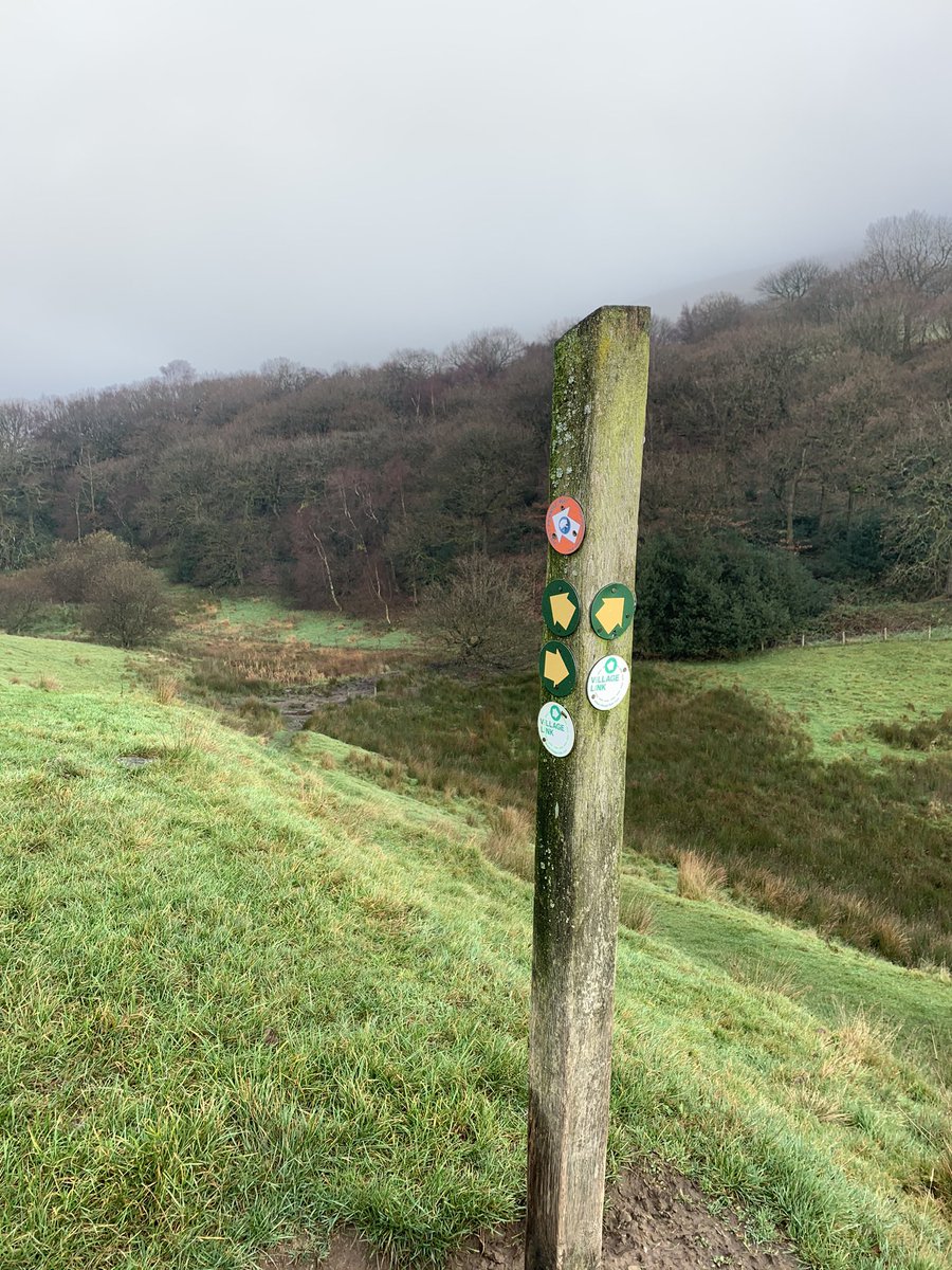 4_RLC_RTW's tweet photo. Taking advantage of the great outdoors area we are in and conducting MATT 5 Navigation training. #DDCRAPS #TRECH #LandNavigation #mils @4RegimentRLC @BdeSgtMaj101X @33Rlc @UKArmyLogistics https://t.co/EE8Lw8opQ3