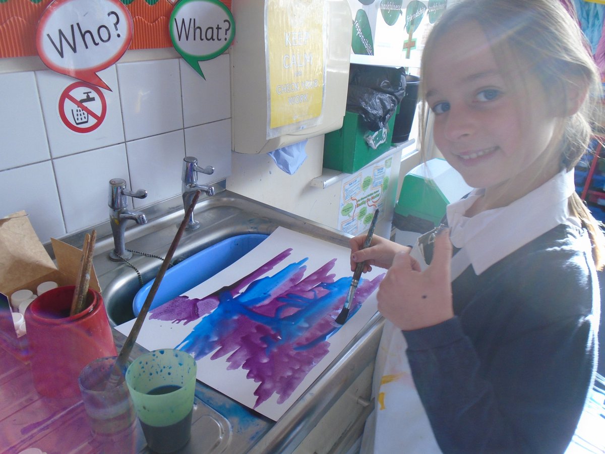 HappisburghSch's tweet photo. Today Horse Chestnut have been using Brusho inks to create a background of colour.  we are producing art work linked to Advent and our theme is 'Joy'.
#Advent #churchart https://t.co/U0PlS79FwF