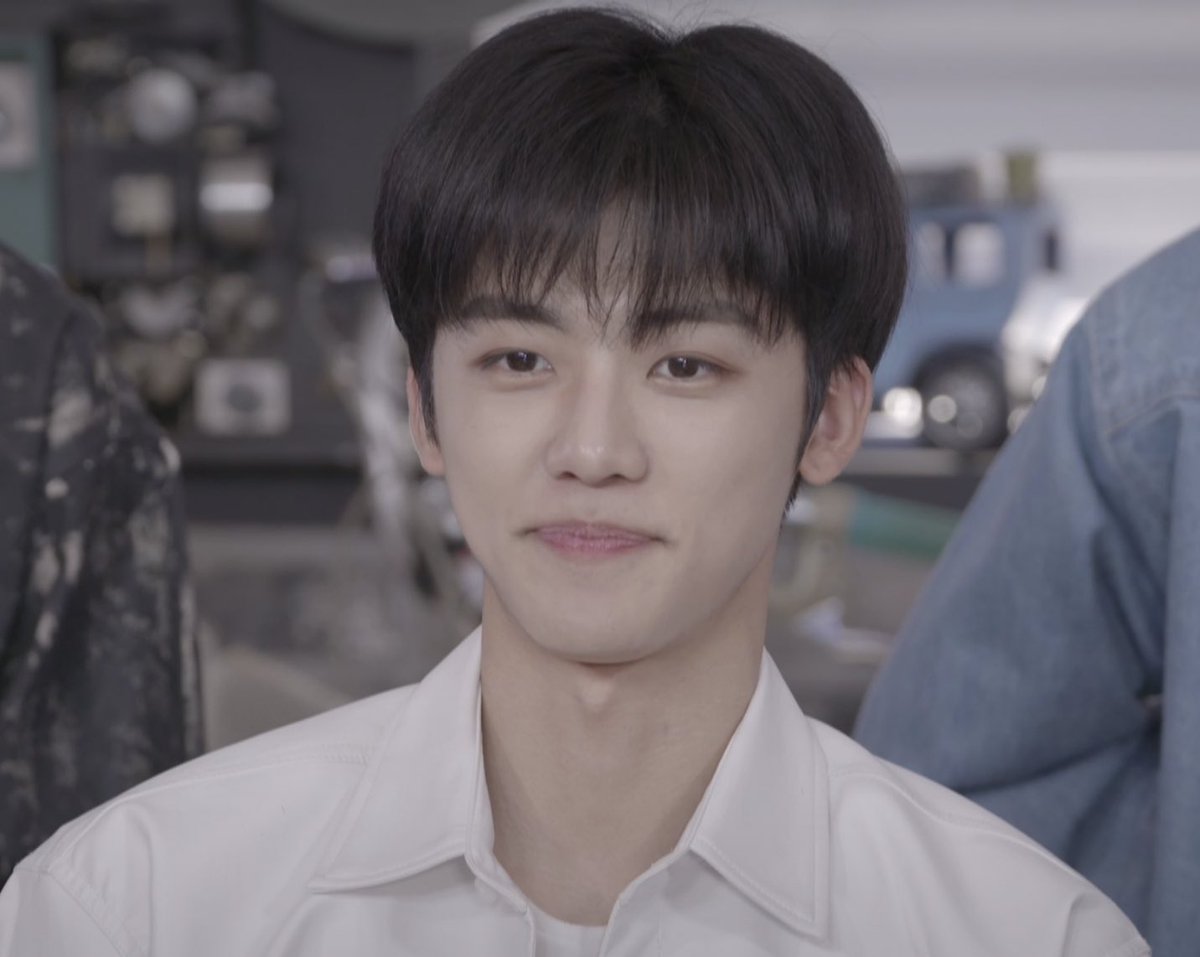 คุณเค้าผมดำนี่หล่อจิงๆนะคะ🥺