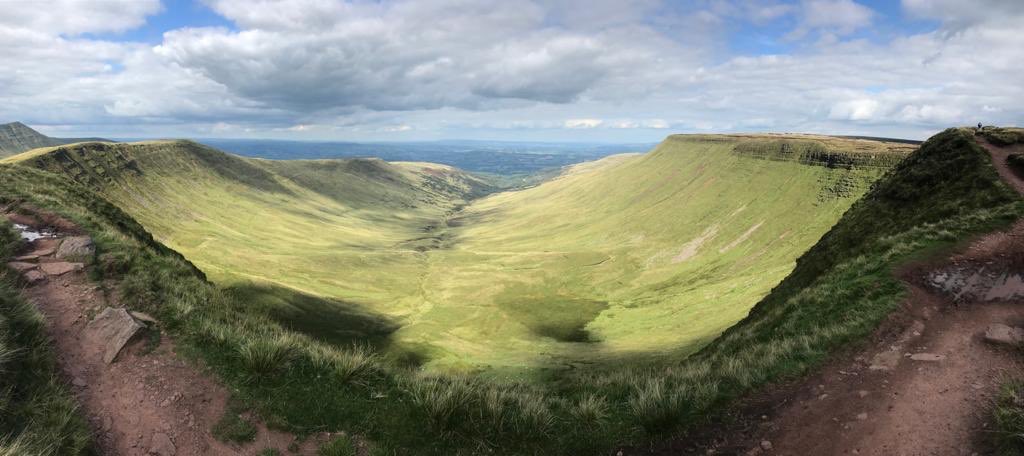 I’m taking part in ‘Walking Home For Christmas’, in order to raise funds for veterans in need of help during these uncertain times. 20 miles 20 kg backpack, any donations would be appreciated 👍 walkinghomeforchristmas.com/users/harry-ba…