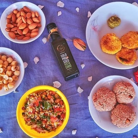 OlixirOils's tweet photo. A very Tasty way to stay Healthy!
#olixiroils #coldpressedoils #coldpressedpistachiooil #cookies #pistachio #healthylife #healthylifestyle #foodgasm #instagram #edibleoil #pureoil https://t.co/GHnf4zgnss