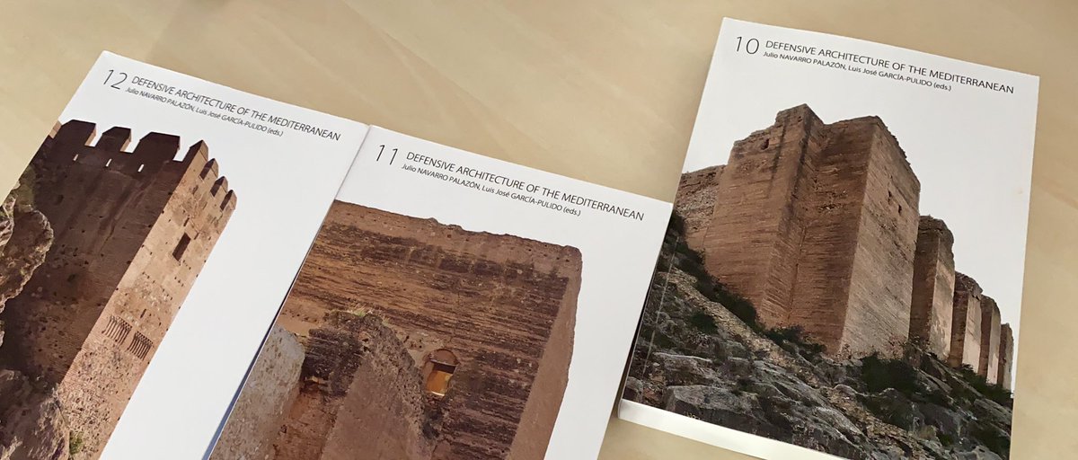 YAMUR_AA's tweet photo. Buenos libros nos llegan al estudio #Fortmed @laac_eea (y alguna cosita sobre Almería que publicamos ahí) https://t.co/dMgMyp38PX