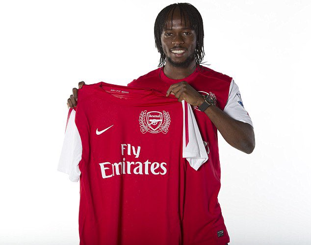 First let’s start with the basics. Pepe and Gervinho are both of Ivorian decent and both coincidentally signed for arsenal at the exact same age (24).