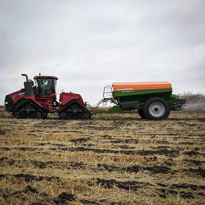 AMAZONE_Inc's tweet photo. Spreading sulphur in Saskatchewan with Canada West Harvest Centre.
Did you spread any in your fields this season?
#Amazone #Ag #Agriculture #Farming #AgMachinery #TrailedSpreader #Spreader #CropCare #CropProtection #ZGTS https://t.co/61ZnUUU5f0