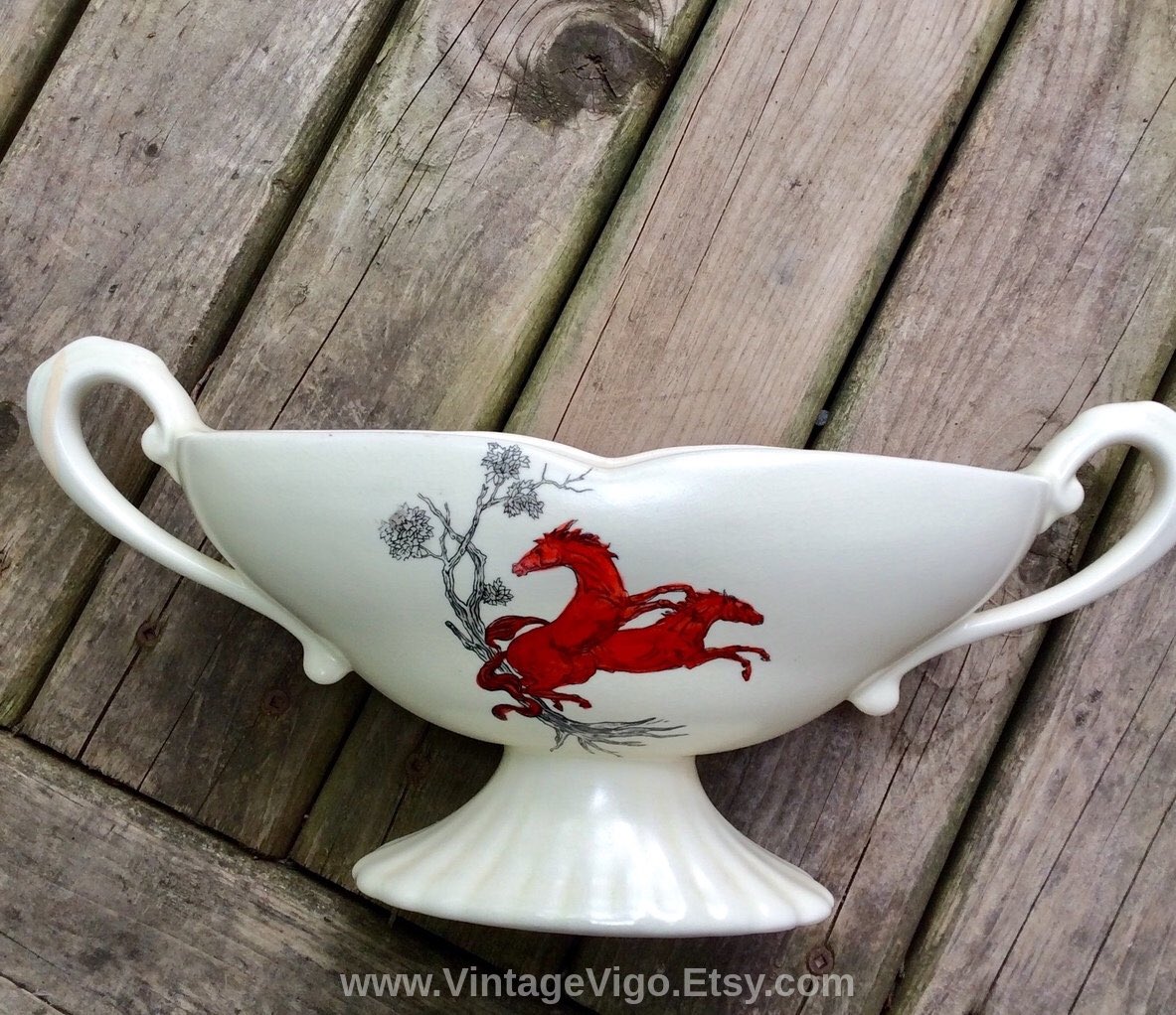 GothicGlass's tweet photo. Excited to share the latest addition to my #etsy shop: #VintageChristmas #vintagePottery #Rare #CrownDevonFieldings #RedHorses #Greek #Pegasus #Compote #Myth #Winged #Horse #pottery #vintagevigoetsy https://t.co/56l3FcWdXE https://t.co/nIX0XQXhuf