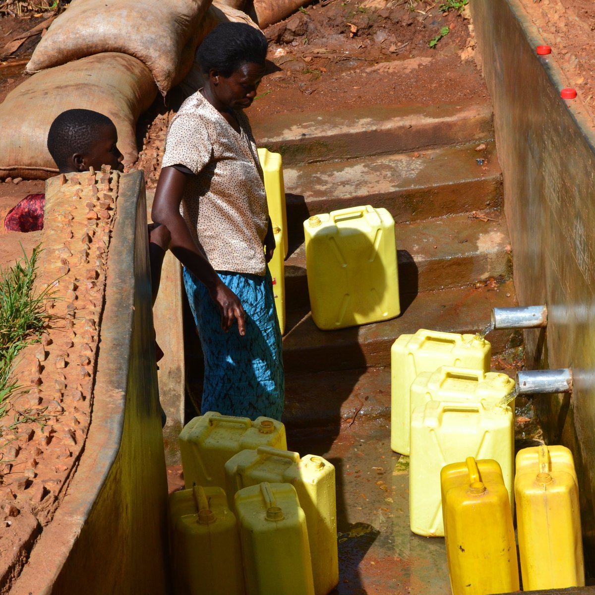 BBC's Health Check programme has interviewed <a href="/ProfSeraYoung/">Sera L. Young</a> about a new study in BMJ Global Health on the risk of physical injury to people (often women) collecting water, including from falling into wells, assault and animal attacks: bbc.co.uk/sounds/play/w3… (begins at 22:27)
